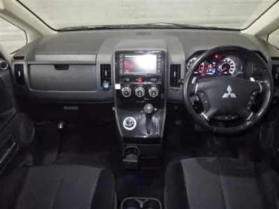 Mitsubishi DELICA D5