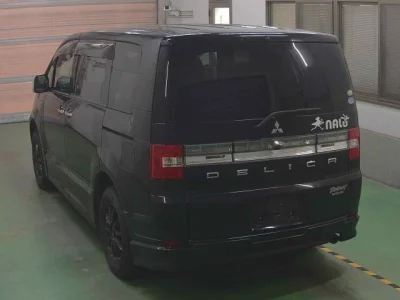 Mitsubishi DELICA D5