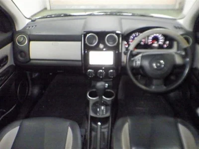 Mazda VERISA