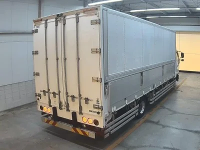 Mitsubishi FUSO FIGHTER
