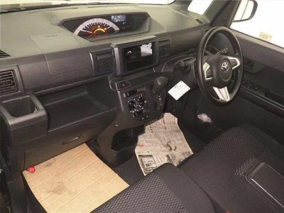 Toyota Pixis Mega