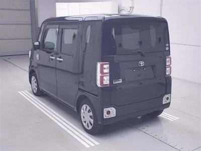 Toyota Pixis Mega