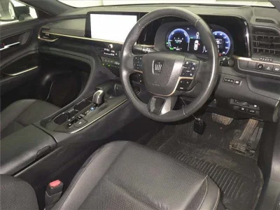 Toyota CROWN CROSSOVER