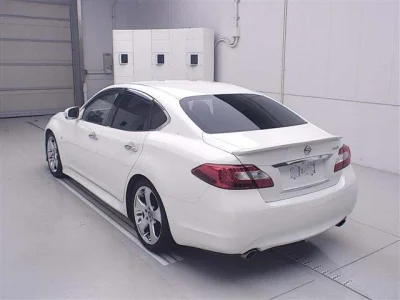 Nissan FUGA
