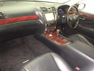 Lexus LS600h