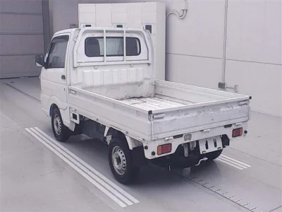 Nissan NT100 Clipper