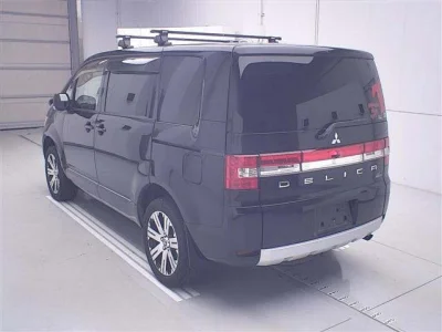 Mitsubishi DELICA D5