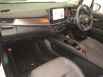Nissan Aura