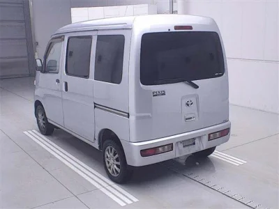 Toyota Pixis Van