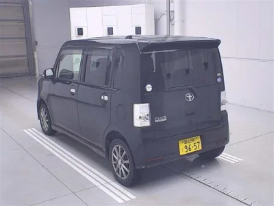 Toyota PIXIS SPACE