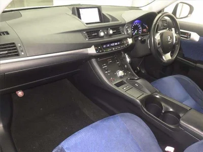 Lexus CT200h