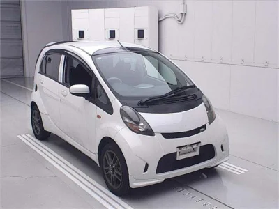 Mitsubishi i