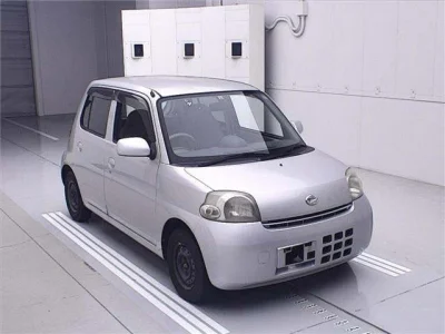 Daihatsu Esse