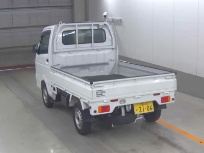 Nissan NT100 Clipper