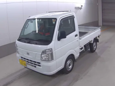 Nissan NT100 Clipper
