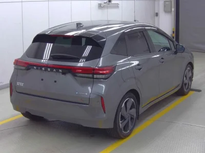 Nissan Aura