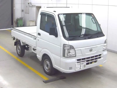 Nissan NT100 Clipper