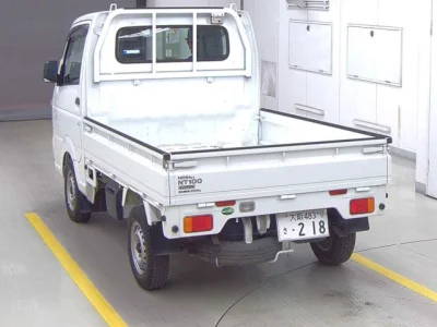 Nissan NT100 Clipper