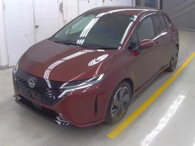 Nissan Aura