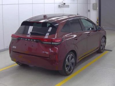 Nissan Aura