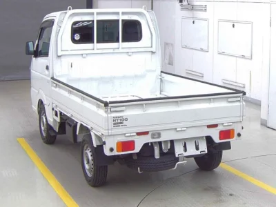 Nissan NT100 Clipper