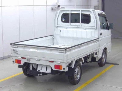 Nissan NT100 Clipper