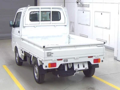 Nissan NT100 Clipper