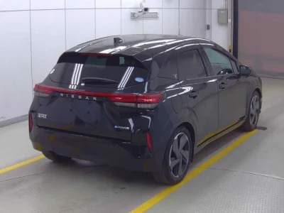 Nissan Aura