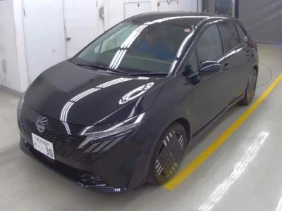 Nissan Aura