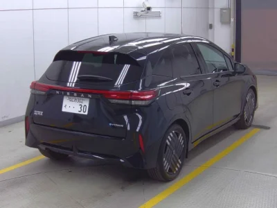 Nissan Aura