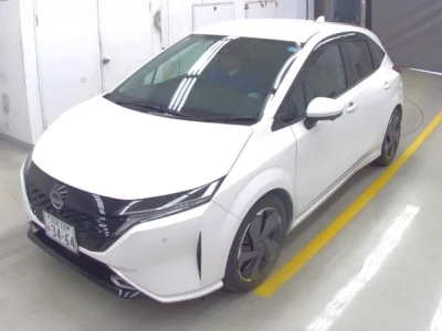 Nissan Aura