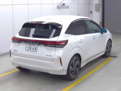 Nissan Aura