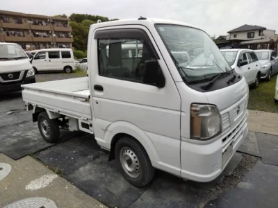 Nissan NT100 Clipper