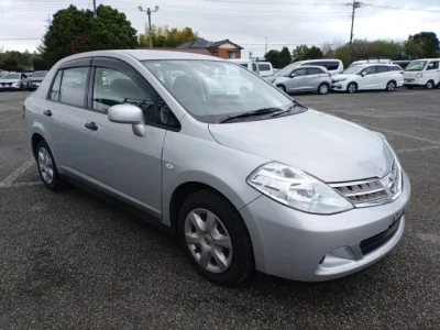 Nissan TIIDA LATIO