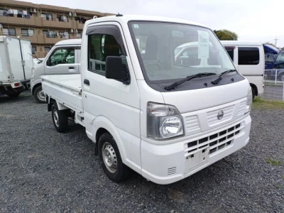 Nissan NT100 Clipper