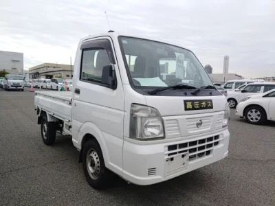 Nissan NT100 Clipper