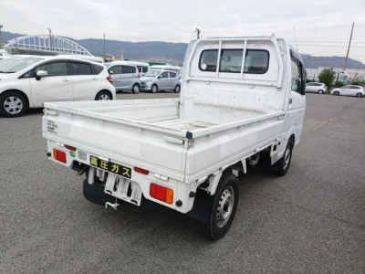 Nissan NT100 Clipper