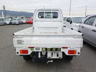 Nissan NT100 Clipper