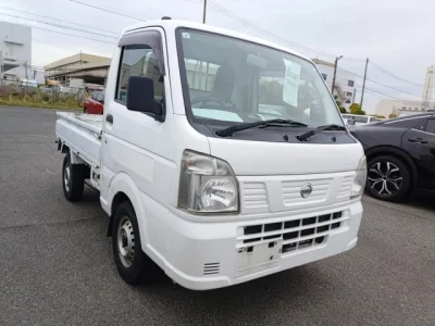 Nissan NT100 Clipper