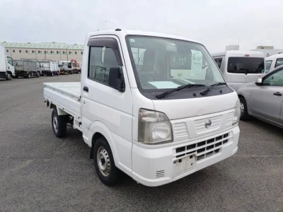 Nissan NT100 Clipper