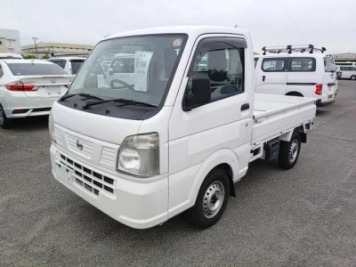 Nissan NT100 Clipper