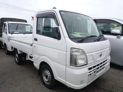 Nissan NT100 Clipper