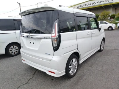 Mitsubishi Delica D:2