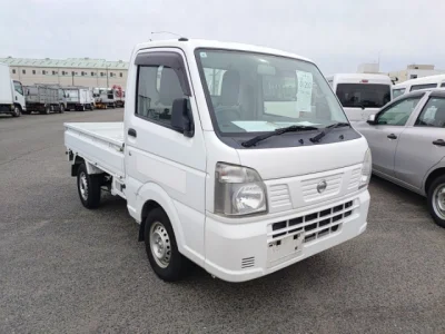 Nissan NT100 Clipper