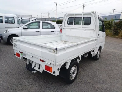 Nissan NT100 Clipper