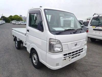 Nissan NT100 Clipper