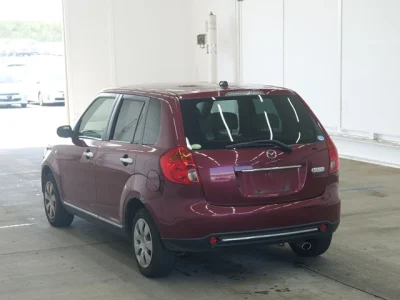 Mazda Verisa