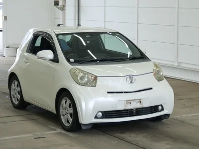 Toyota iQ