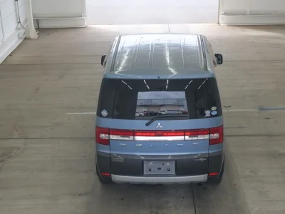 Mitsubishi DELICA D5