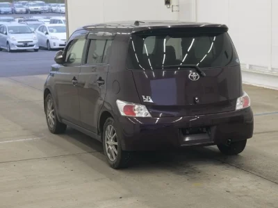 Toyota bB